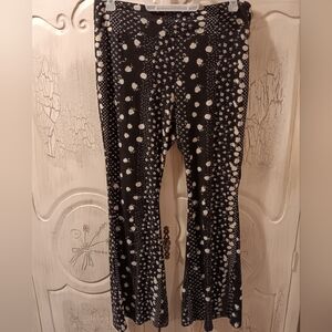 🌼🌼 Flowered Flare Pants